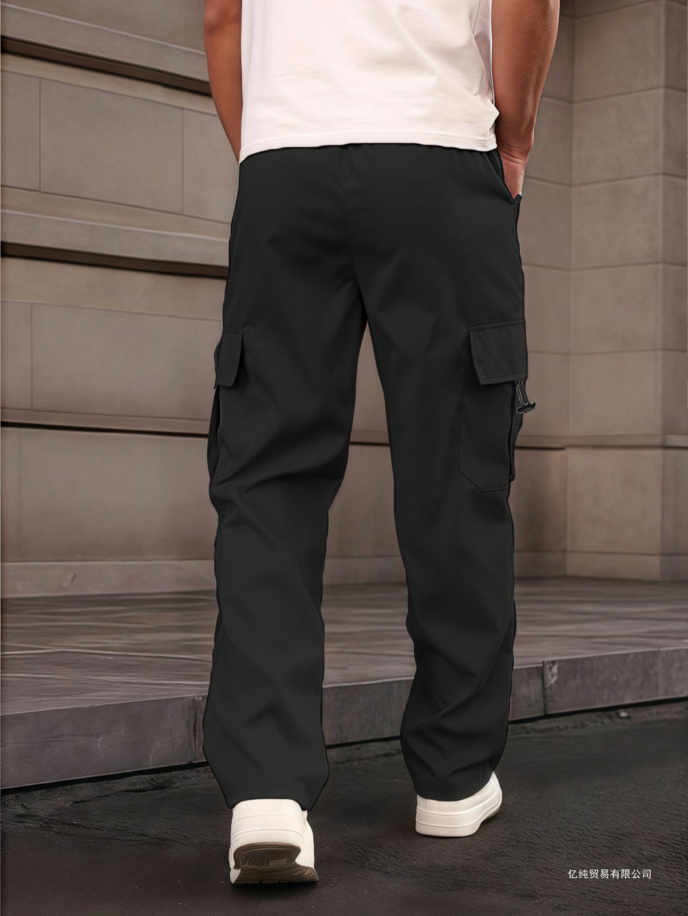 Men's All-Season Cargo Pants for Commutes with Deep Pockets 1
